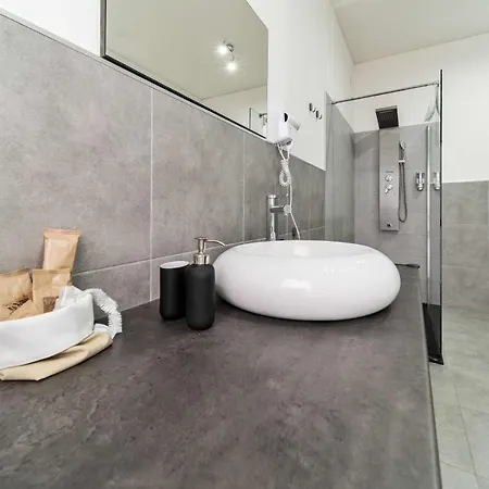 דירה Dante 138 Class & בארי