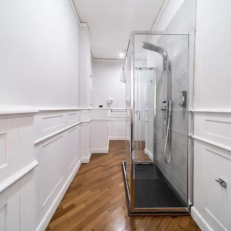Dante 138 Class & Apartment