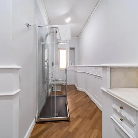 Apartment Dante 138 Class & *